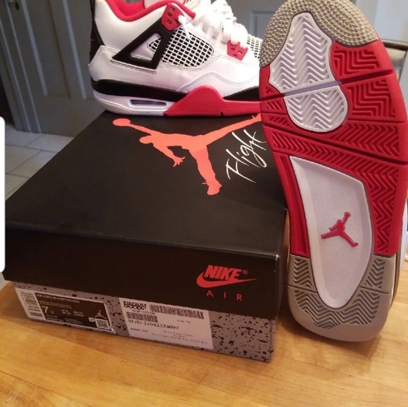 Jordan 4 main image 2